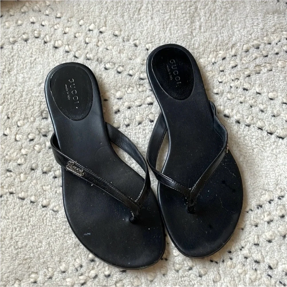Gucci Black and Silver Sandals with Minimalist Design - Picture 1 of 6